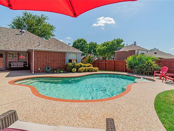 2nd image of 1308 Woodmoor Dr
