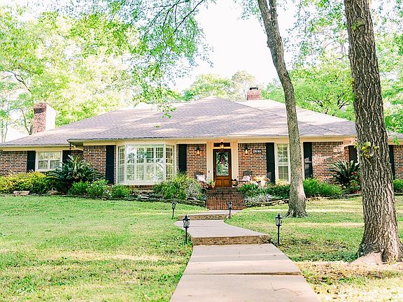 2nd image of 4207 Oak Creek Dr