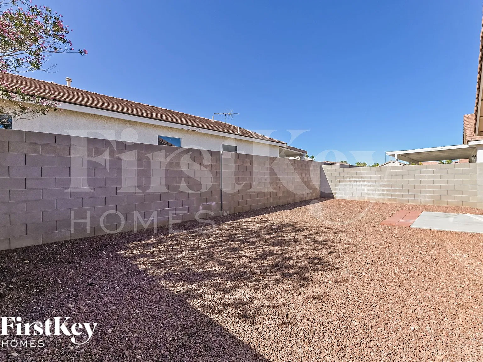 3 bed, 2.0 bath, 1238 sqft, $2,090 — Photo 3