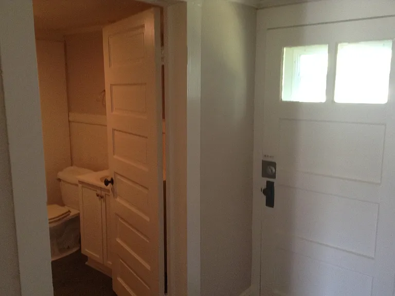 221 Ross St — Photo 5