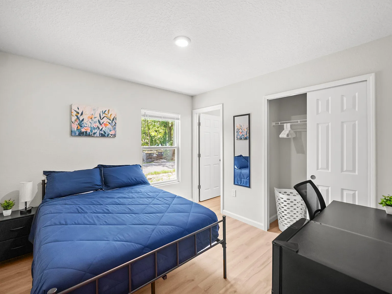 4 bed, 7.0 bath, 1784 sqft, $1,009 — Photo 2