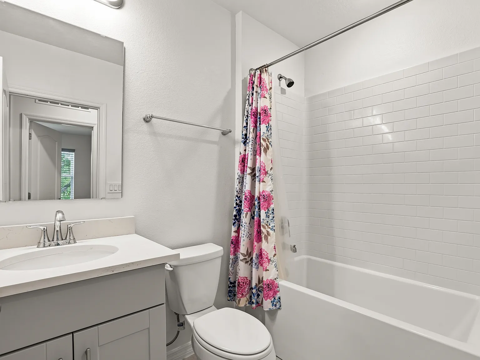 4 bed, 1500 sqft, $2,200 — Photo 3