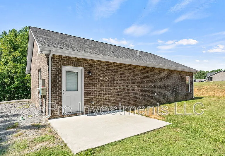 73 McMurtry Rd — Photo 2