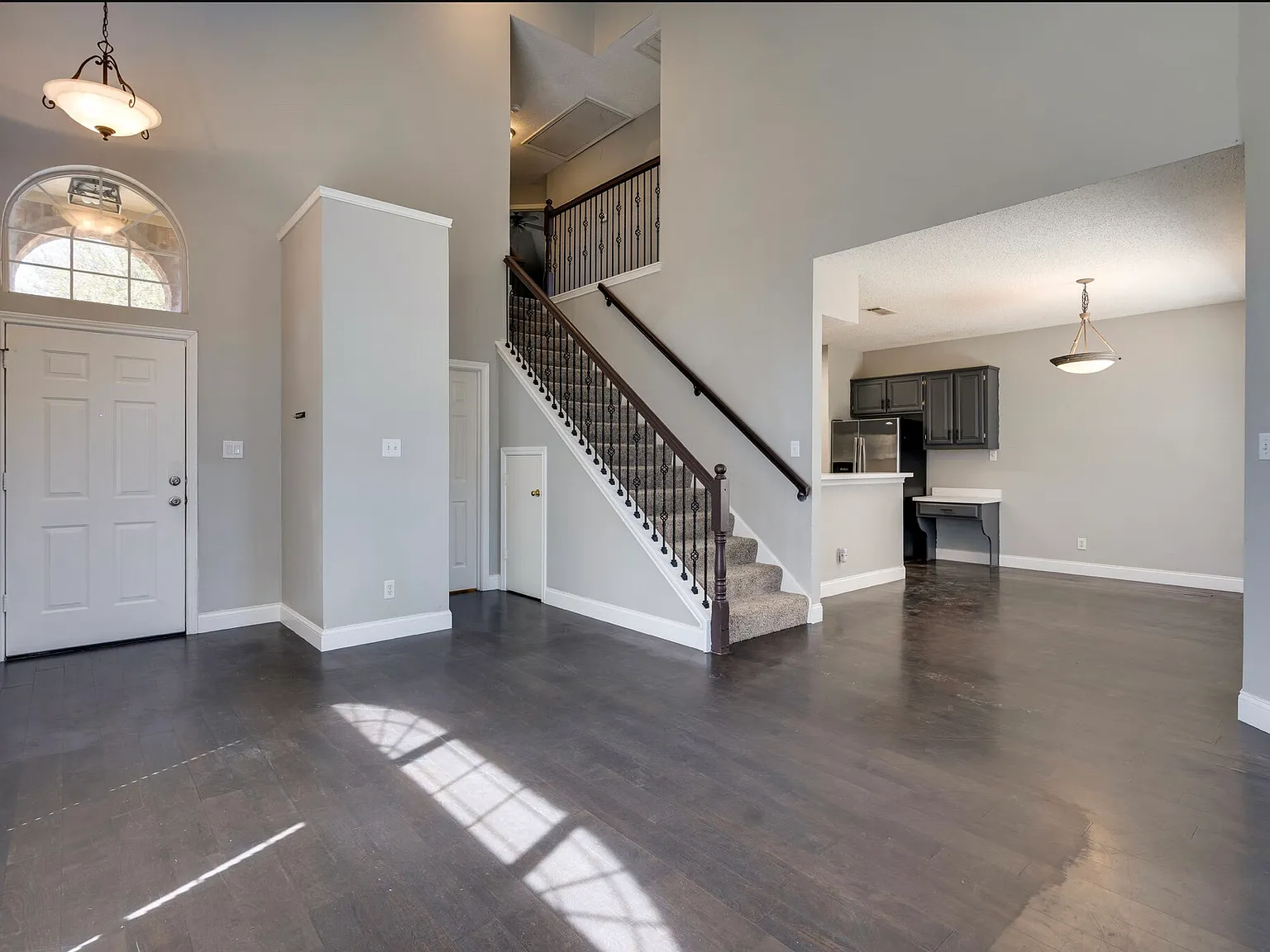 3 bed, 2.5 bath, 1383 sqft, $2,750 — Photo 3