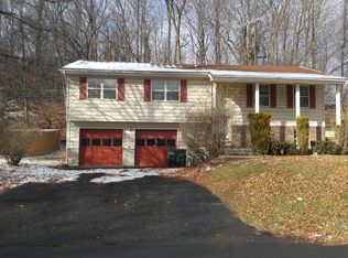 43 Brewster Dr, Middletown, NY 10940