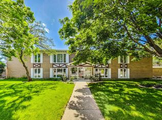 1334 S New Wilke Rd UNIT 1A, Arlington Heights, IL 60005