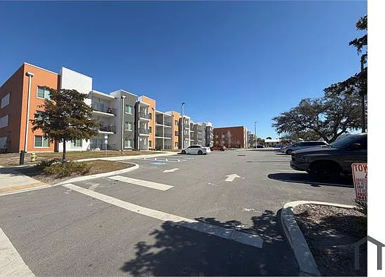 1 bed, 750 sqft, $1,128 — Photo 2