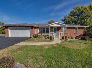 4905 Storeyland Dr, Alton, IL 62002