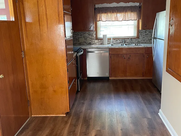 1103 Delverne Ave SW — Photo 7