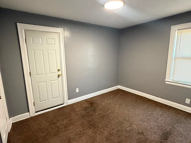 15443 Whitcomb St #2 — Photo 12
