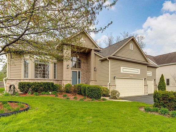 4th image of 404 River Grove Ct