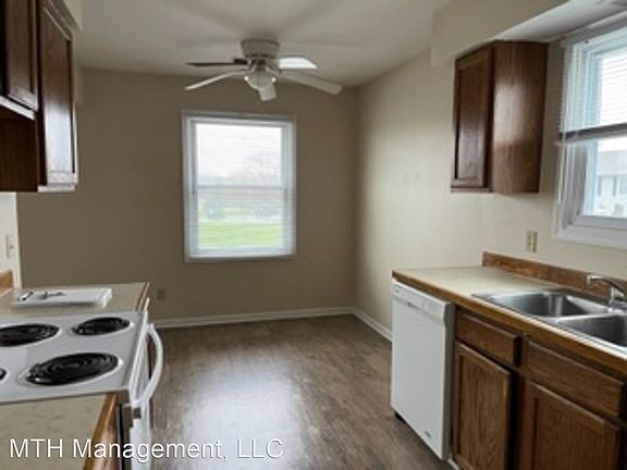 4th image of 7830 S 8th St #11593217