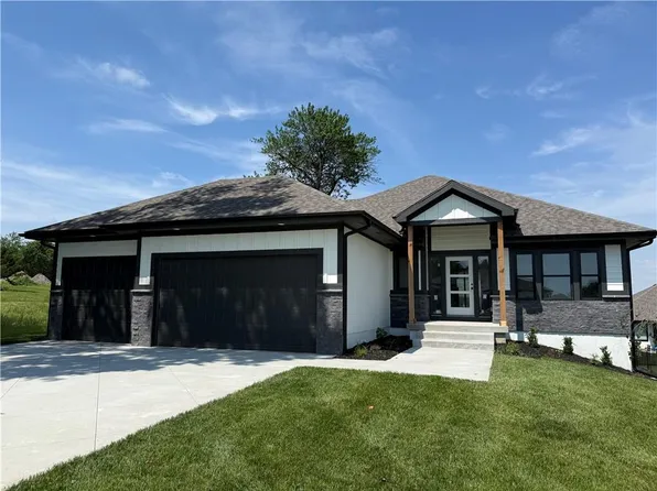 3222 SW Enoch St, Lees Summit, MO 64082