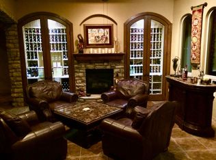 200 Somerford Ct, Bakersfield, CA