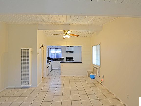 2nd image of 14010 Roscoe Blvd