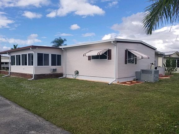 3rd image of 3122 Running Deer Dr