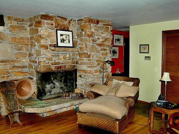 4th image of 20315 NE 160th St