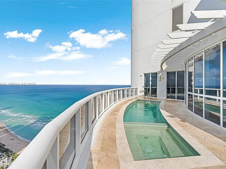 18201 E Collins Ave #TS1 — Photo 31