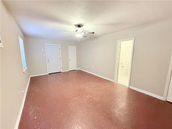 5th image of 302 W Valley Rd #2