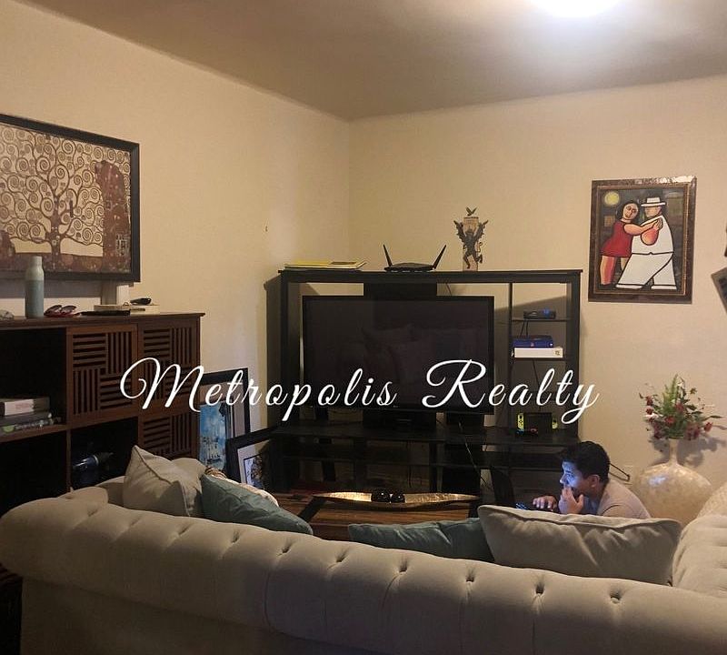 1st image of 2439 27th St APT 2B