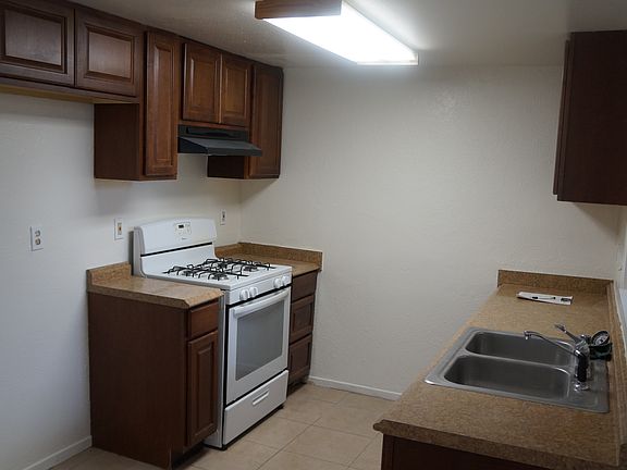 4th image of 216 E 7th St APT 104
