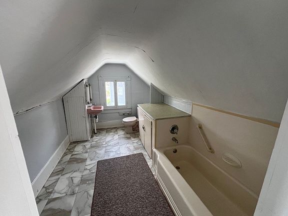 4th image of 414 Oakland Blvd
