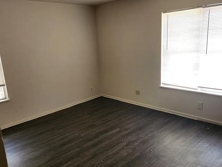 1626 Pinewood Dr — Photo 6