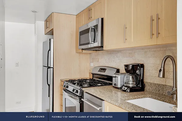 Rented by The Blueground | media 33