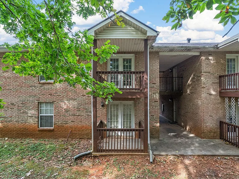 Parkway Pl - 1237 — Photo 23
