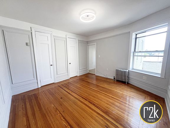 4th image of 31-69 33rd St #29