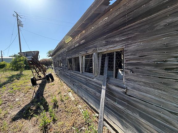 3rd image of 68 Taylor Rd