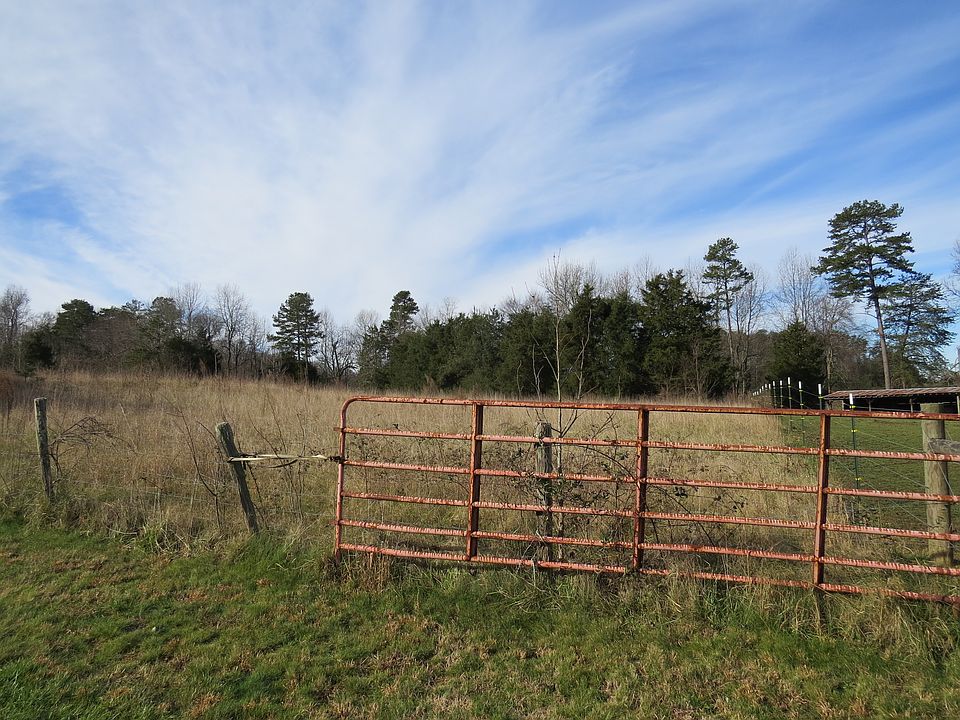 2nd image of 1350 Gin Rd