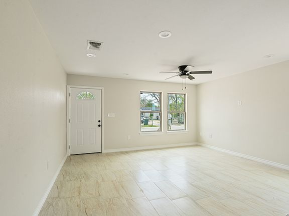 4th image of 514 Linda Vista