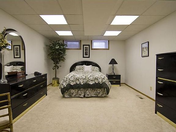 4th image of 304 Brooks Ave E