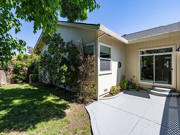 5th image of 8101 Luisa Way