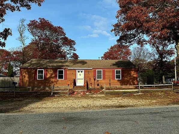 18-20 Wampanoag Rd, South Yarmouth, MA 02664