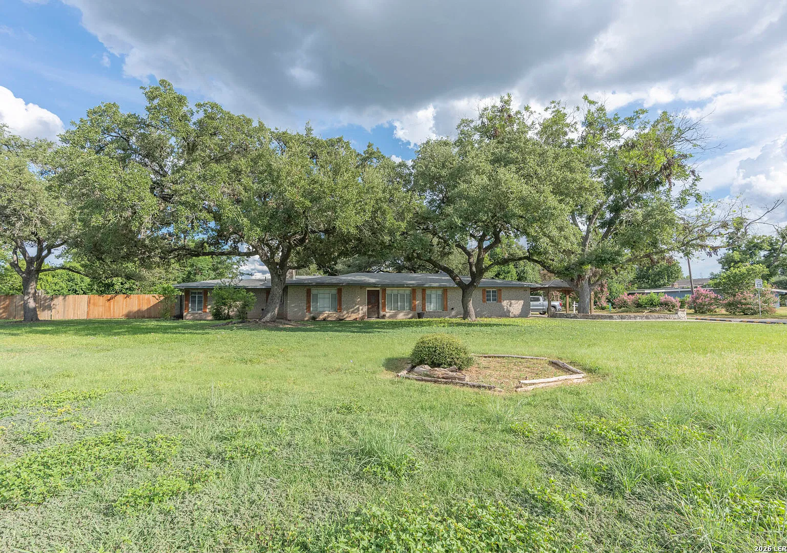 3 bed, 1937 sqft, $3,500 — Photo 3