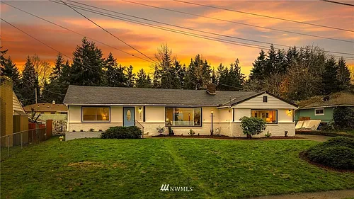 1701 S 106th St Photo 1
