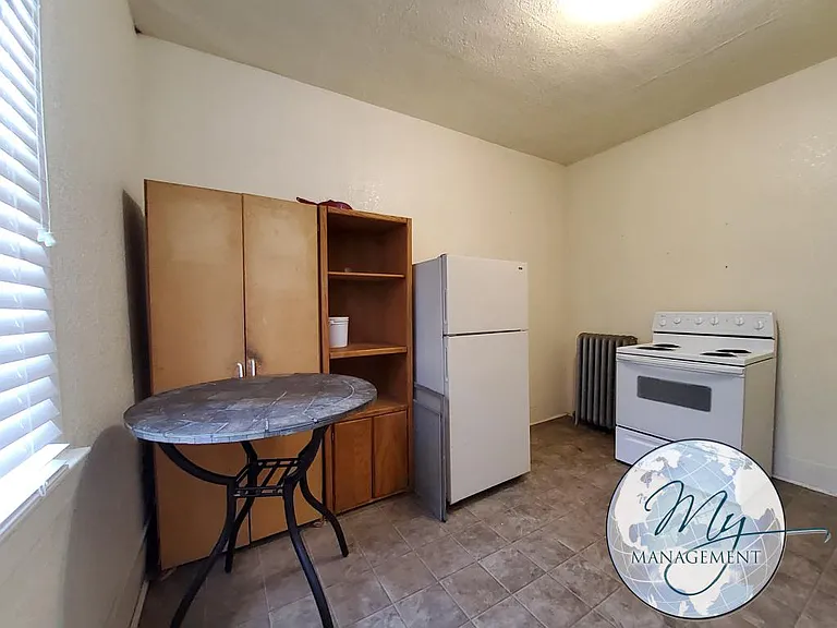 242 Washington St — Photo 23