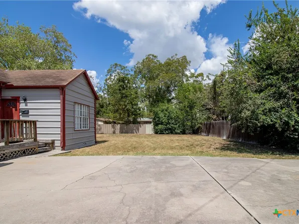 306 W Brazos St, Victoria, TX 77901