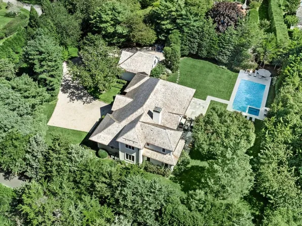315 Flying Point Rd, Southampton, NY 11968