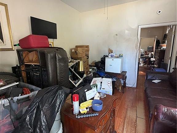 4th image of 2824 S Johnson St