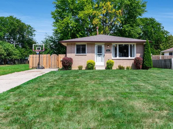 57 Marion Ave, Chatham Kent, ON N7M 5N7