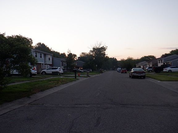 4th image of 687 Deerfield Dr