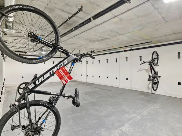 2605 Snyder Avenue image 23 of 31