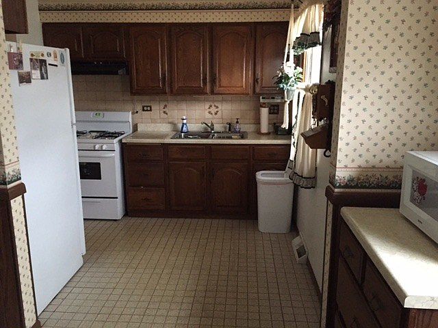 2nd image of 177 E Lorraine Ave
