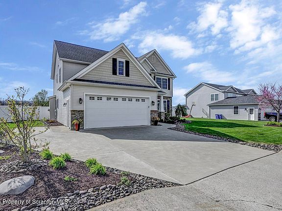 4th image of 125 Falcon Ln