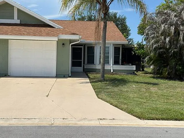 1478 SE Larkwood Cir