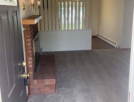 4th image of 401 Heather St