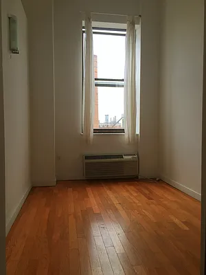 Rented by EXR | media 48